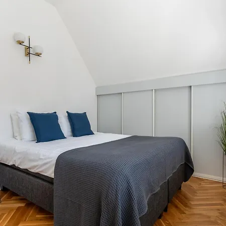 2br 95m2 In Old Town With Free Parking And Sauna! Apartamento Tallin