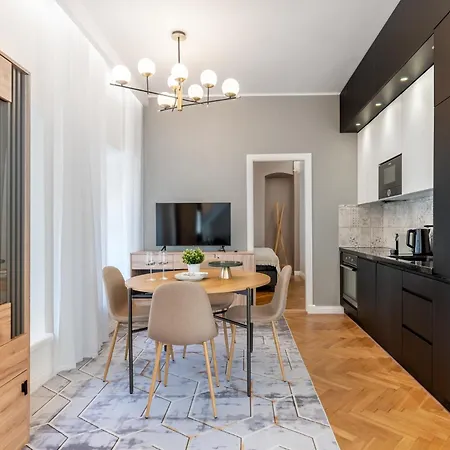 2br 95m2 In Old Town With Free Parking And Sauna! Apartamento