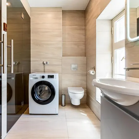 2br 95m2 In Old Town With Free Parking And Sauna! Apartamento Tallin