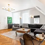 2br 95m2 In Old Town With Free Parking And Sauna! شقة