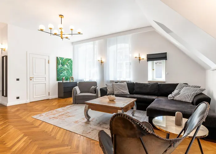 2br 95m2 In Old Town With Free Parking And Sauna! شقة