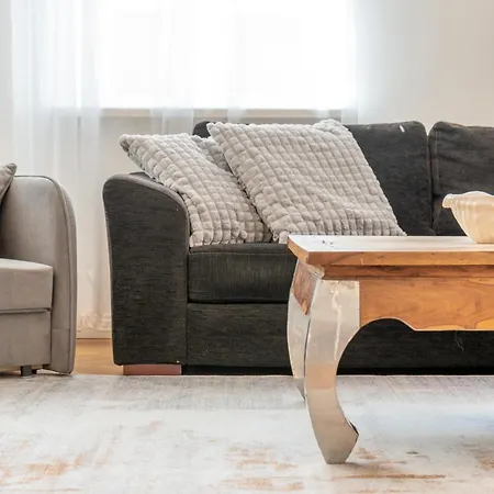 2br 95m2 In Old Town With Free Parking And Sauna! Апартаменты