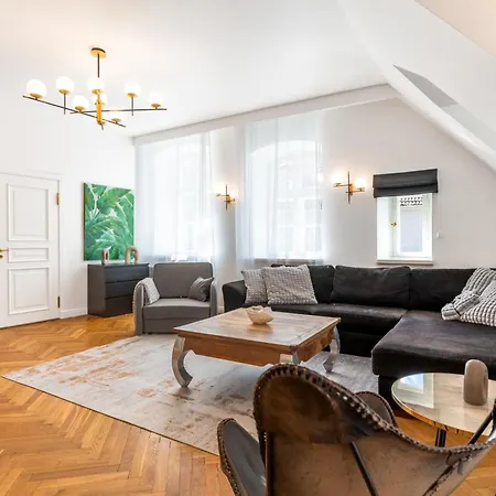 2br 95m2 In Old Town With Free Parking And Sauna! Апартаменты