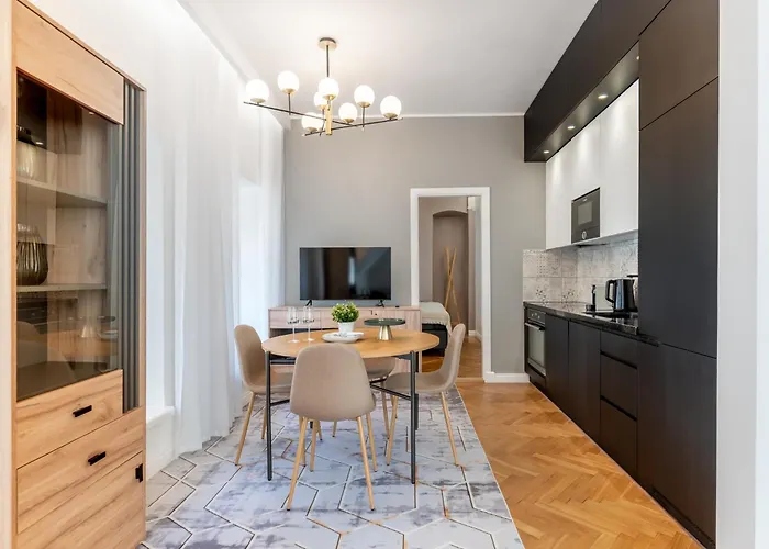 2br 95m2 In Old Town With Free Parking And Sauna! Apartment